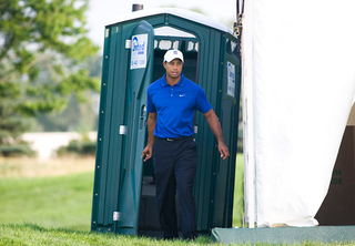 Illustration for article titled A Side-By-Side Examination Of Tiger's Golf Performance And His Concurrent Sexting